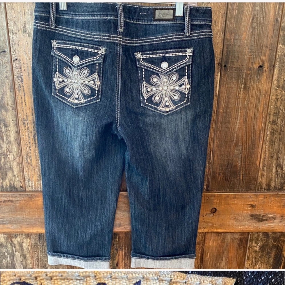 Earl, 10, Blue, Rhinestone, Capri’s